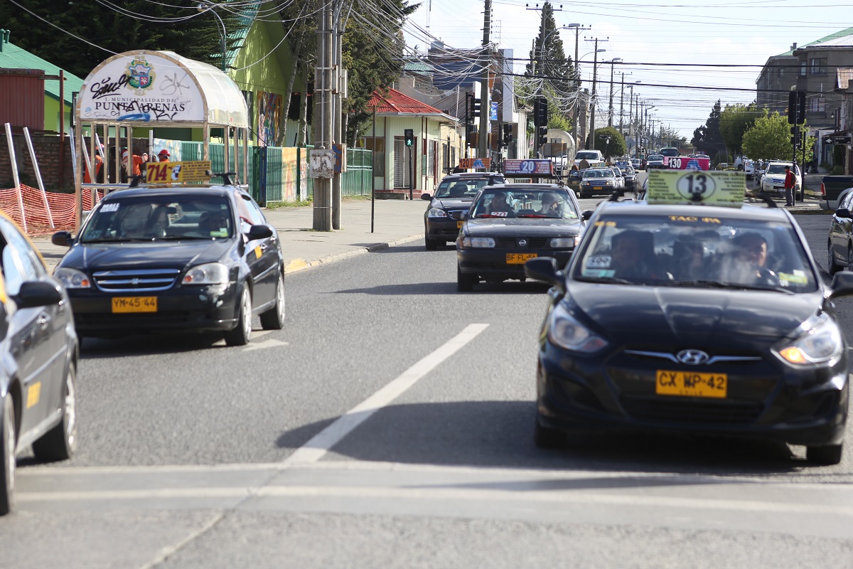 SEREMI de Transportes y Telecomunicaciones de Magallanes entrega detalles de apoyo solidario para transportistas