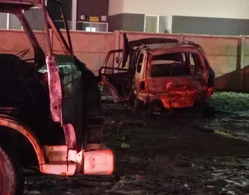 Cuatro detenidos durante esta madrugada por quemar vehículos en el sector sur y norte de Punta Arenas.