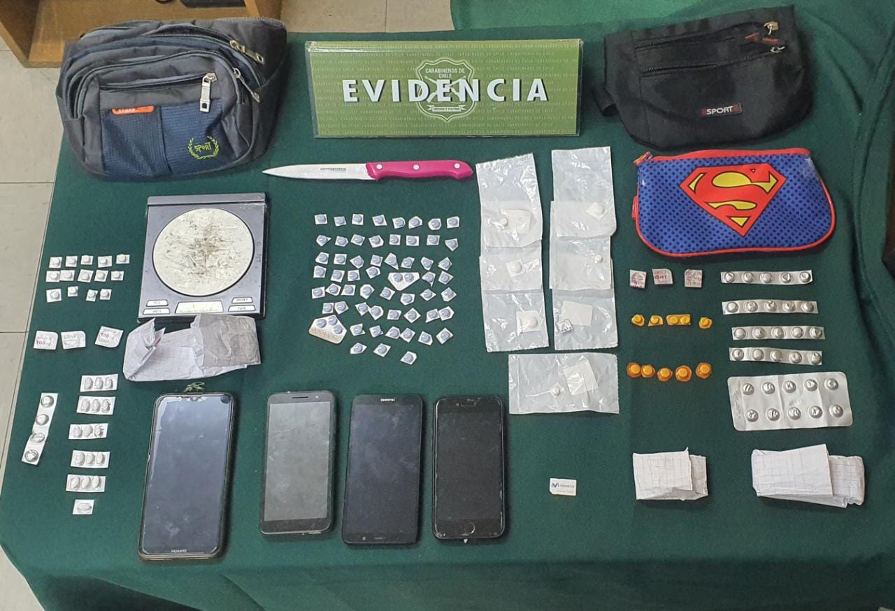 SIP de Carabineros detienen a dos sujetos esta madrugada por infracción a la ley de drogas.