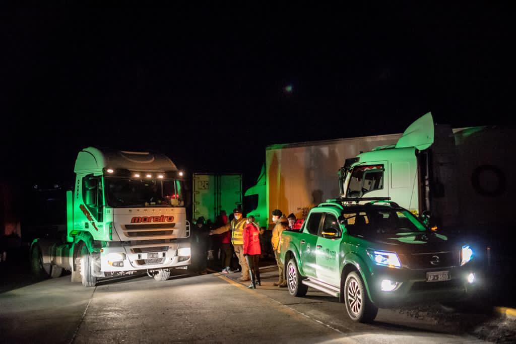 Este jueves continúan negociaciones entre autoridades regionales y camioneros en toma en Punta Delgada: se permitió el paso de algunos camiones