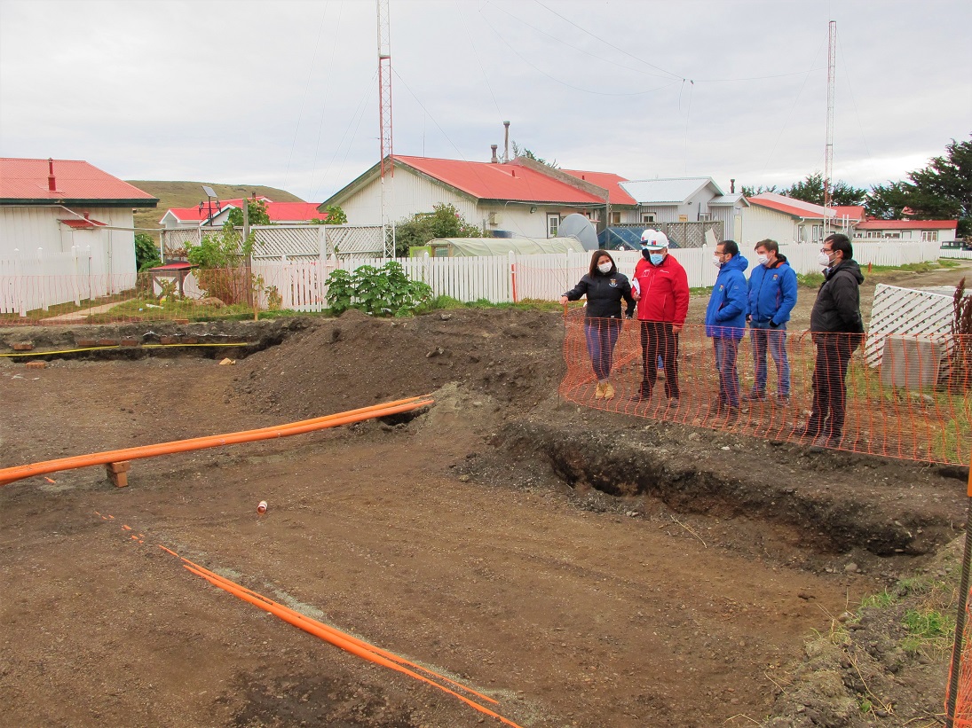 Seremi de vivienda y Urbanismo inspeccionó primeras obras de pavimentación en Villa Ponsomby de Río Verde