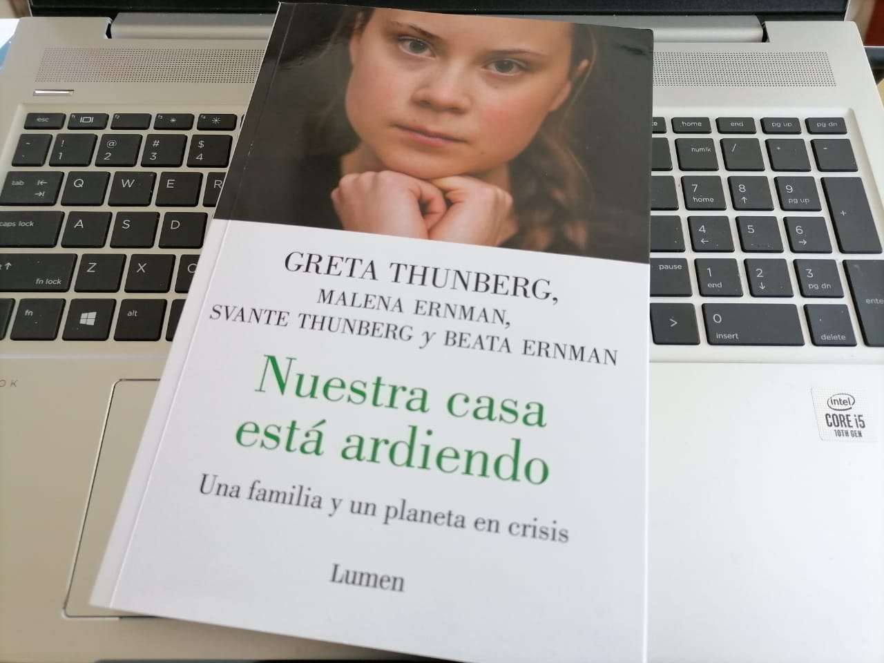 Nuestra casa está ardiendo – Greta Thunberg – Libros y lecturas