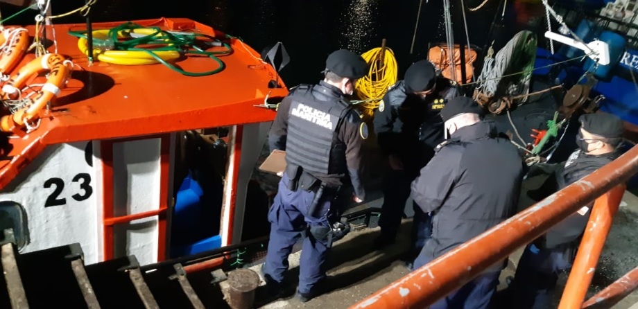 PDI Punta Arenas investiga fallecimiento de tripulante en caleta Barranco Amarillo