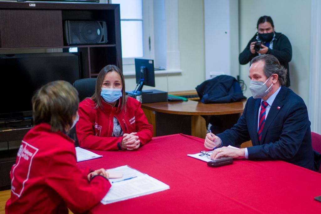 Vocero de Gobierno Jaime Bellolio y Subsecretaria Paula Daza visitan Región de Magallanes para reforzar llamado a vacunarse