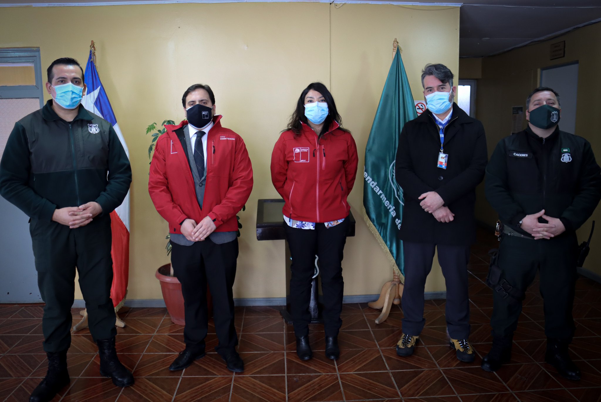 Gobernadora de Última Esperanza y Seremi de Justicia visitan instituciones relacionadas con la cartera en Puerto Natales