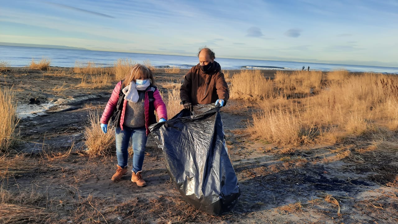 Limpieza de playas: contribuir con la ciudad y promover el respeto y cuidado del medioambiente