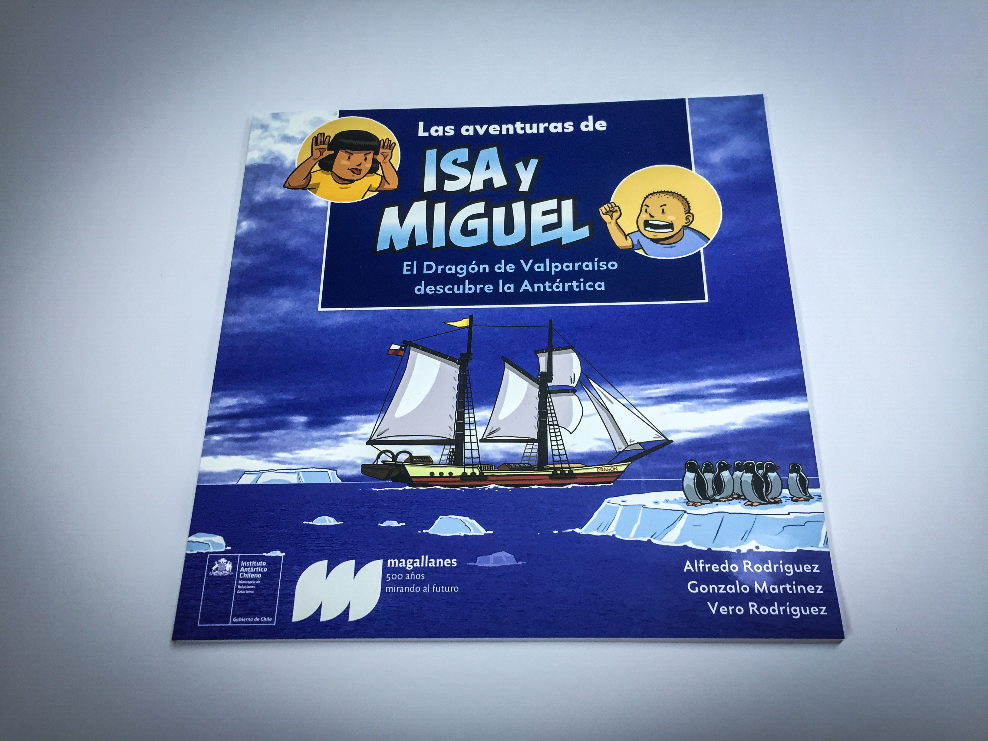 INACH presentó el libro “Las aventuras de Isa y Miguel: el Dragón de Valparaíso descubre la Antártica”