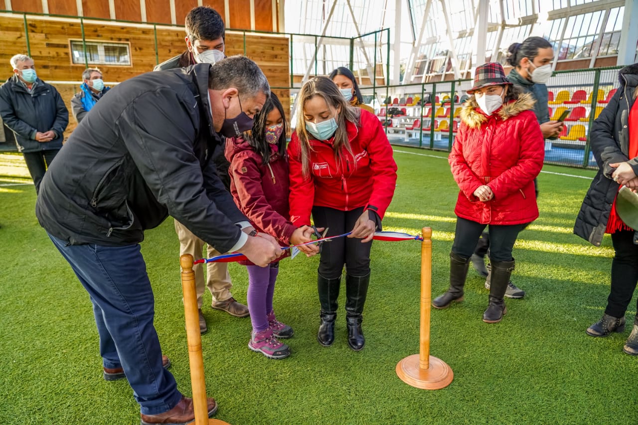 Se da por inaugurada la cancha cubierta en Puerto Williams, la ciudad más austral del mundo