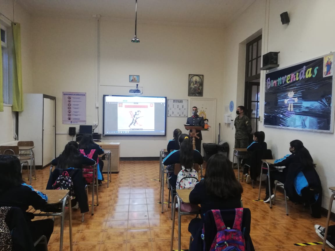 En conmemoración del asalto y toma del Morro de Arica, realizan  charla histórica en Liceo Sagrada Familia de Punta Arenas