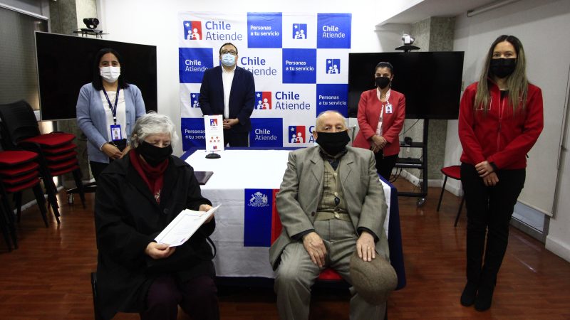 Ministerio del Trabajo e IPS entregaron Bono Bodas de Oro a matrimonio que cumplió 50 años de casados