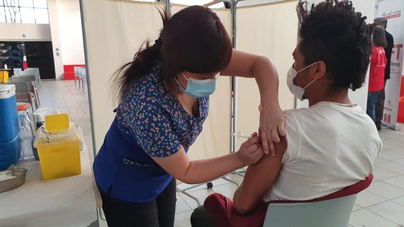 Porvenir inicia vacunación en jóvenes de 12 a 17 años: operativo también abarcará Test de Antígeno.