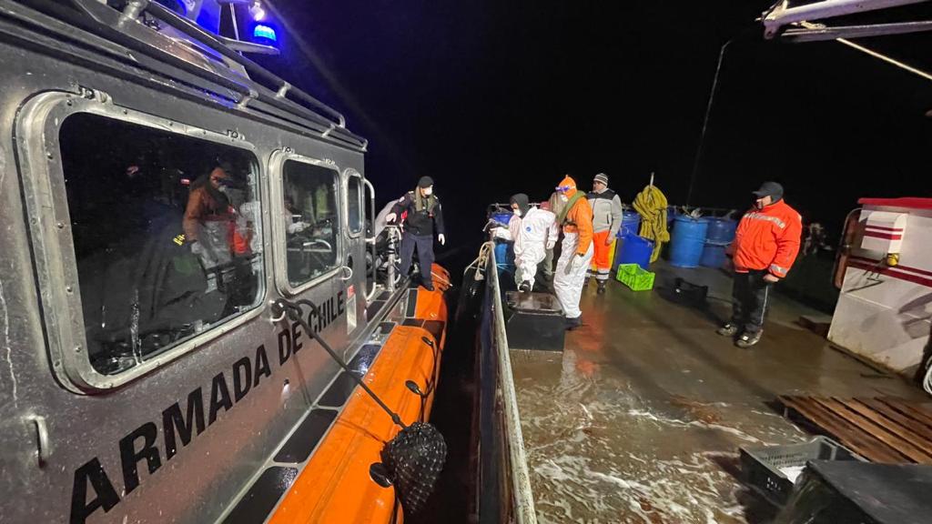 Autoridad Marítima de Puerto Williams desplegó operativo de evacuación médica en Canal Murray