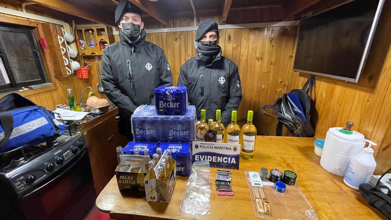 Autoridad marítima de Puerto Williams realiza incautación de drogas y alcohol tras proceso de fiscalización