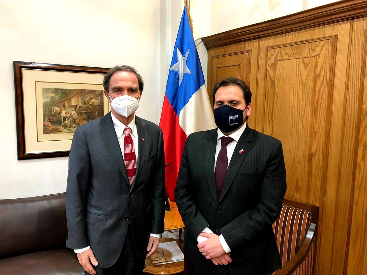 Seremi de justicia sostuvo reuniones a nivel ministerial a fin de buscar y gestionar soluciones a requerimientos regionales
