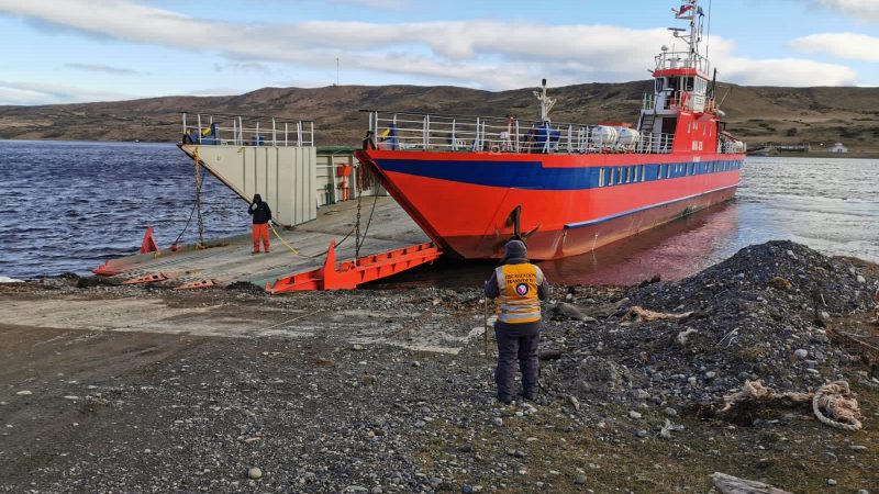 Ministerio de Transportes prorroga contrato para mantener cruce subsidiado de ferri a Isla Riesco