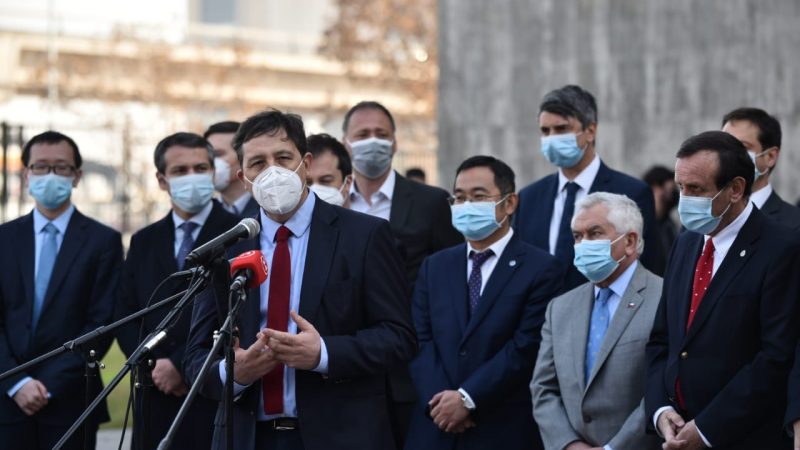 Ministro de Ciencia y anuncio de planta de vacunas de Sinovac en Chile: “Esperamos que esto abra la puerta para otras inversiones en el ámbito biotecnológico“.