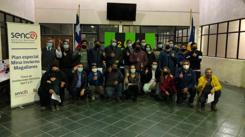 Emblemática entrega de herramientas a 19 ex trabajadores de Mina Invierno