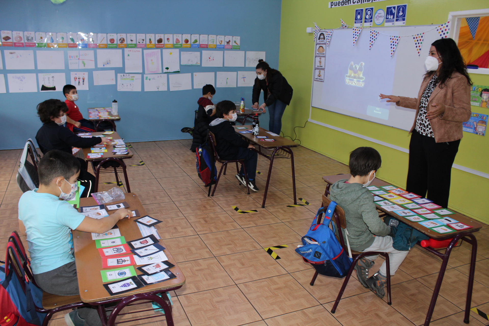 Delegada Presidencial Provincial Ericka Farias visitó colegios que retornaron a clases presenciales en Puerto Natales