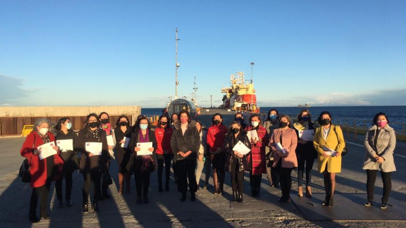 Ministra de la Mujer encabezó en Muelle Prat de Punta Arenas ceremonia de egreso del programa in-fluye
