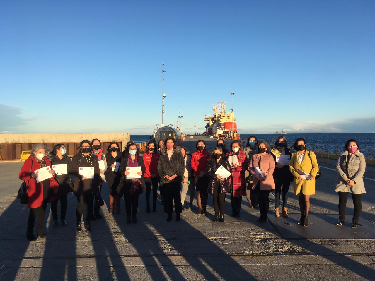 Ministra de la Mujer encabezó en Muelle Prat de Punta Arenas ceremonia de egreso del programa in-fluye