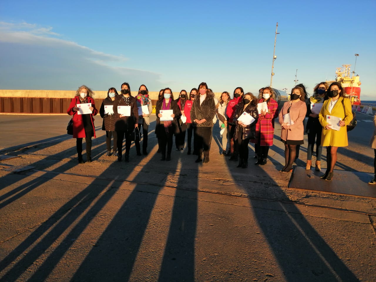 Trabajadoras de ENAP reciben certificación tras capacitarse en liderazgo