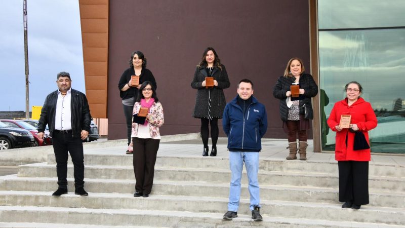 Municipio de Punta Arenas premió a ganadoras del concurso literario “Una mujer, una historia”