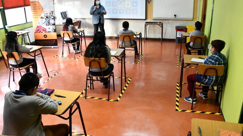 Escuela Hernando de Magallanes retomó sus clases con nuevo sistema de aulas conectadas