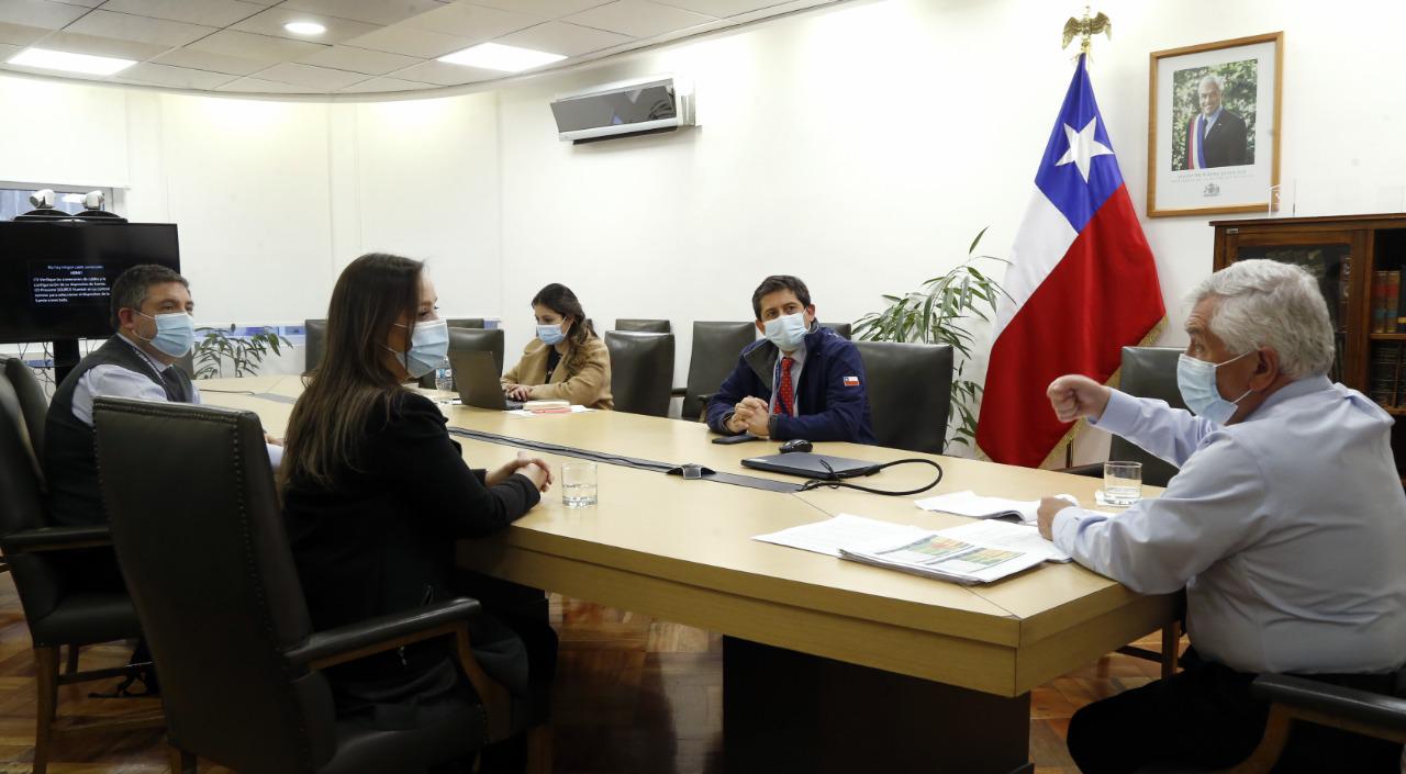 Delegada Presidencial Jennifer Rojas se reúne con Ministro de Salud en Santiago