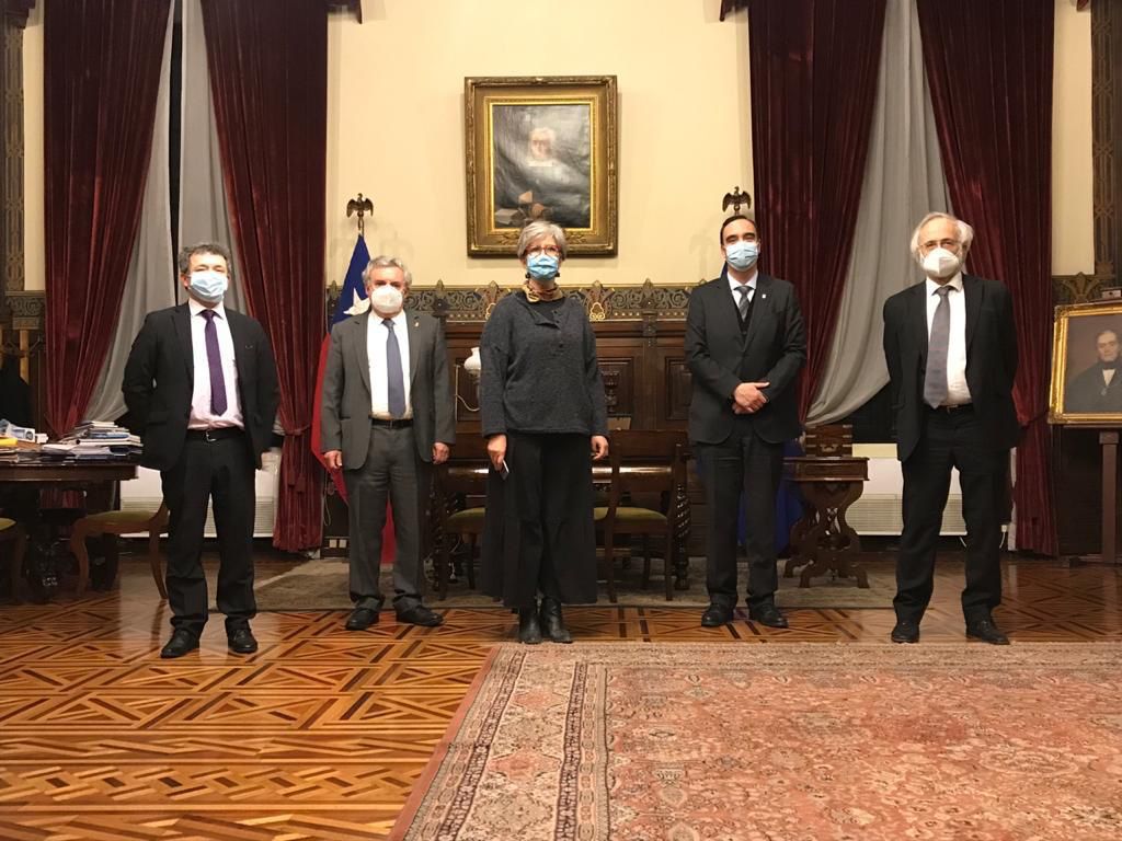 Gobernador Regional se reúne con rector de la Universidad de Chile
