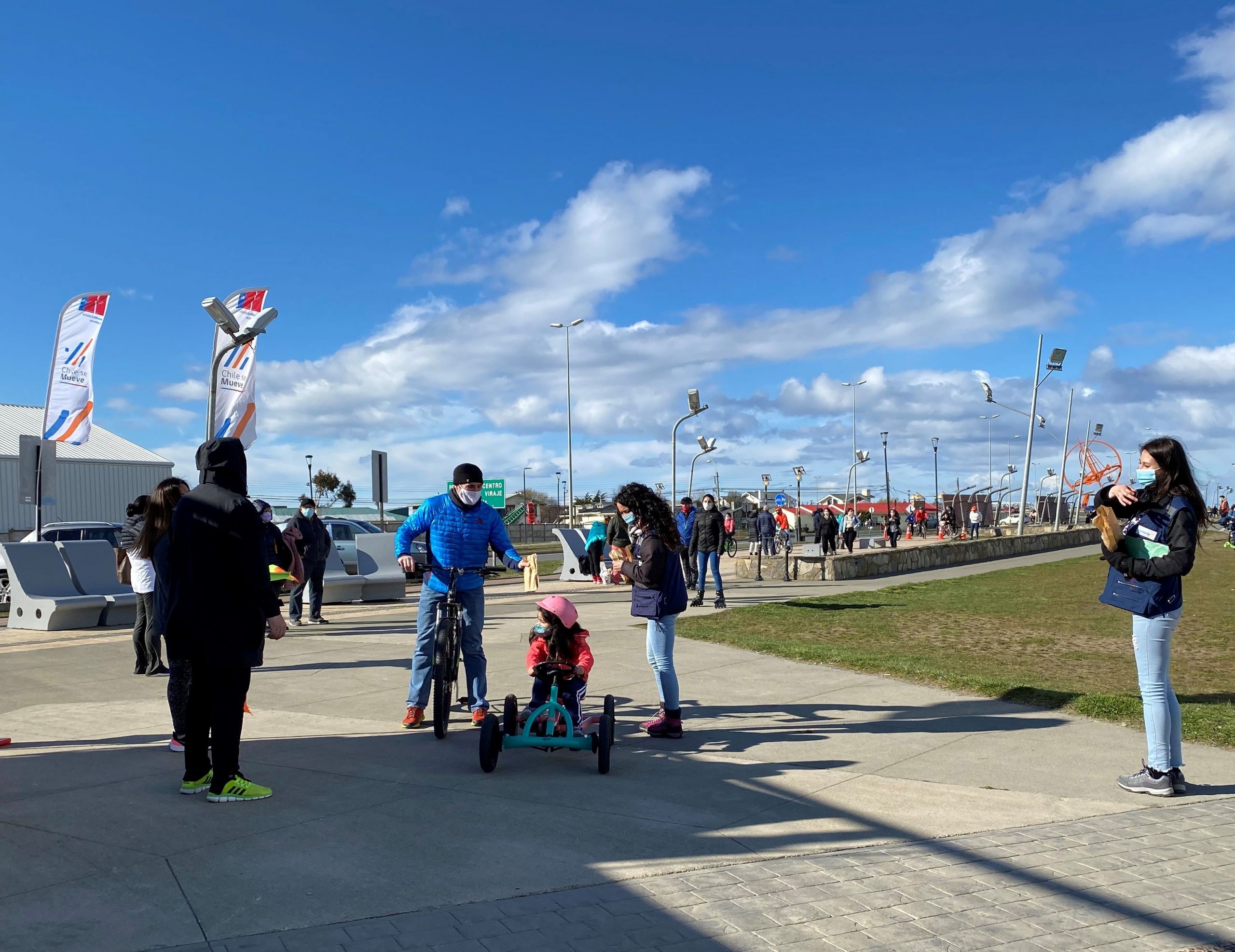Puntarenenses celebraron en la Costanera del Estrecho Día Nacional Sin Auto