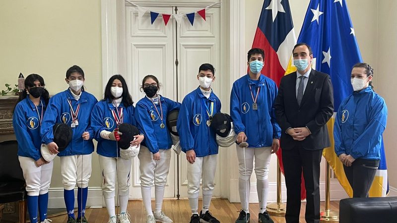GORE entrega apoyo económico a magallánicos que representaran a Chile en Sudamericano en Colombia