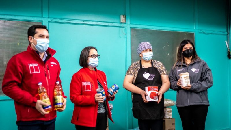 Gobierno comenzó la entrega de alimentos saludables a ollas comunes de Punta Arenas