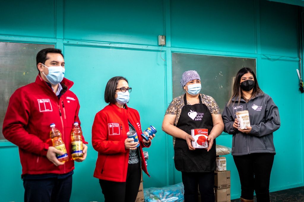 Gobierno comenzó la entrega de alimentos saludables a ollas comunes de Punta Arenas
