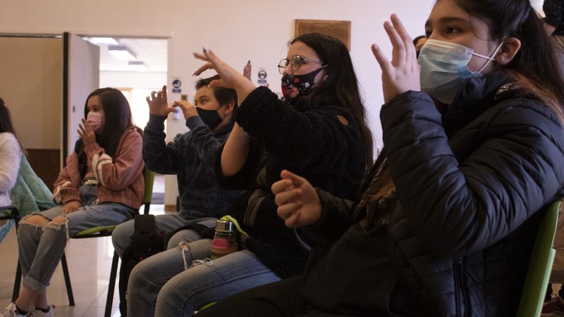 Niños y jóvenes finalizaron taller de lengua de señas organizado por el Municipio de Punta Arenas