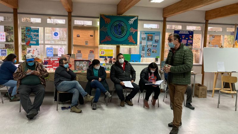 Comunidad de Puerto Edén fue visitada por el Gobernador Jorge Flies para colaborar en la Estrategia Regional de Desarrollo de Magallanes