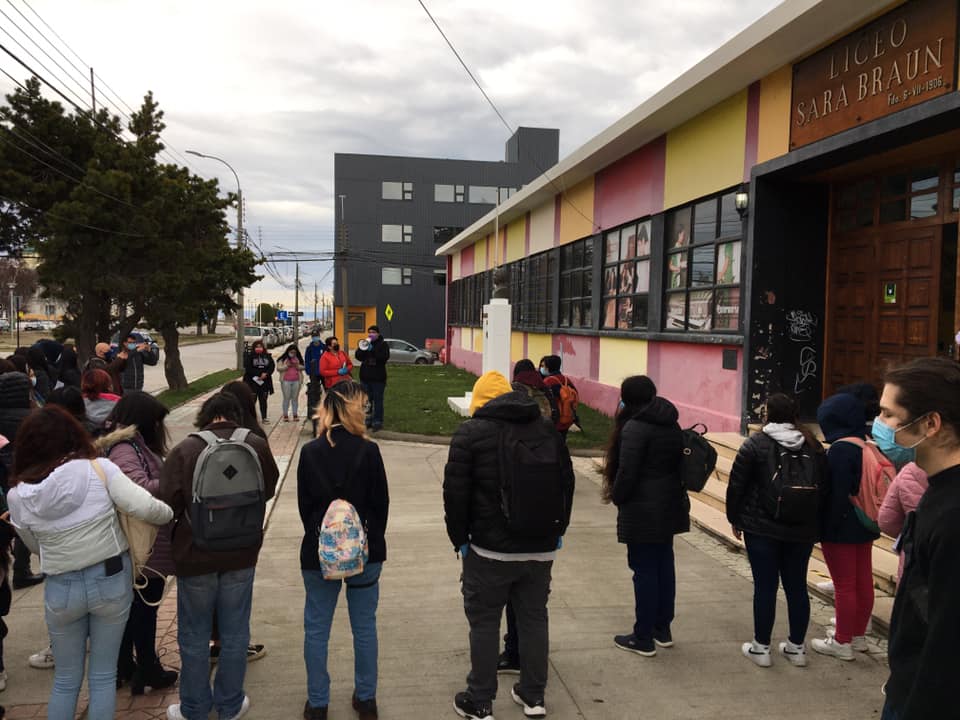 City tour realizan alumnos de 3er y 4° medio del Liceo Sara Braun de Punta Arenas