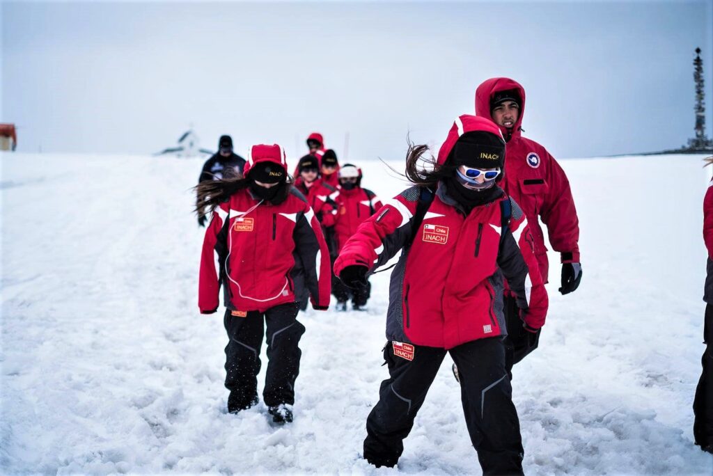 Estudiantes de 13 regiones de Chile buscarán llegar hasta el Continente Blanco gracias al INACH