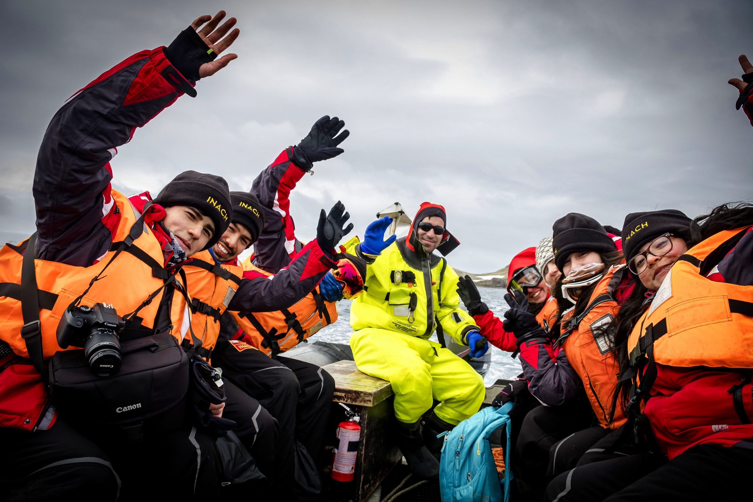 Estudiantes de 13 regiones de Chile buscarán llegar hasta el Continente Blanco gracias al INACH