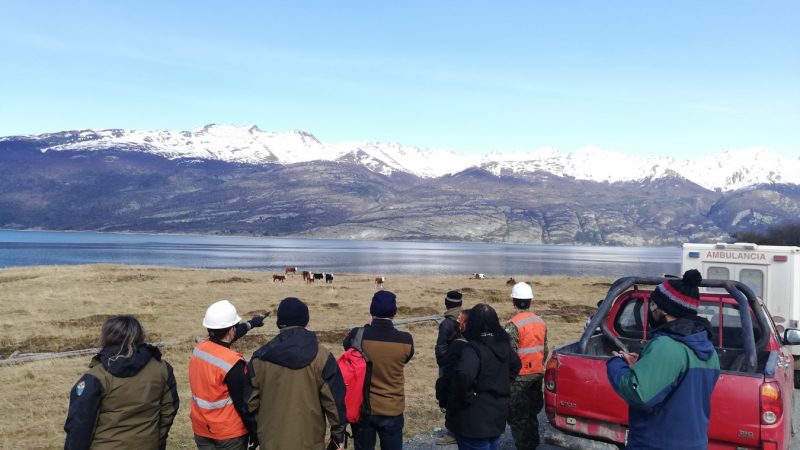 Conaf y comunidad Yagán visitaron obras del Cuerpo Militar del Trabajo del Ejército en sector Caleta 2 de mayo en la región de Magallanes