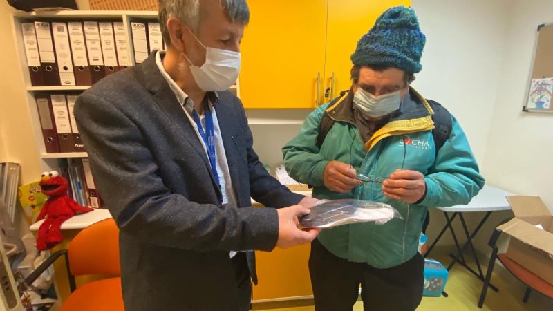Con apoyo del Servicio de Salud Magallanes (SSM) 31 pacientes adultos mayores se vieron beneficiados con la entrega de lentes ópticos en el contexto de la Ronda ACRUX