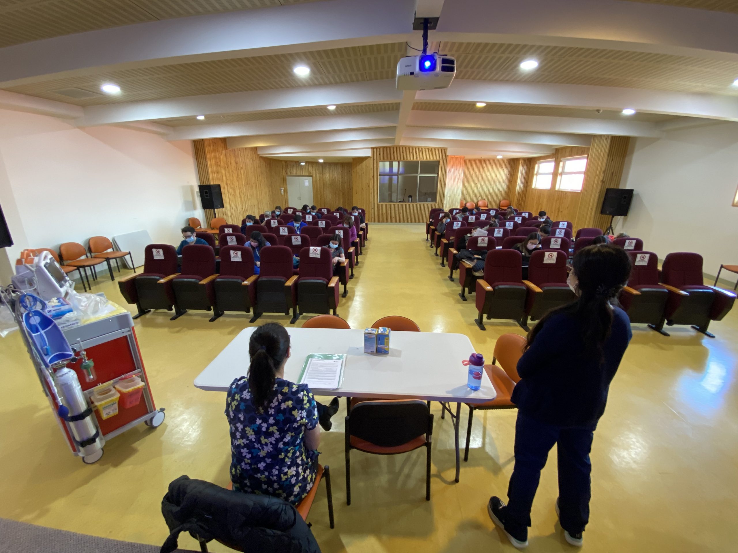 SAMU Base Natales y Unidad de Calidad y Seguridad del Paciente impartieron certificación de soporte vital básico a funcionarios del establecimiento hospitalario