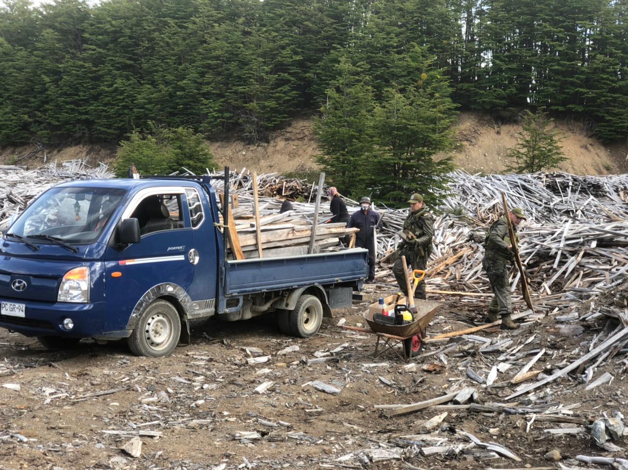 Labor de servicio de Carabineros busca ayudar a vecinos más vulnerables del sector de Agua Fresca