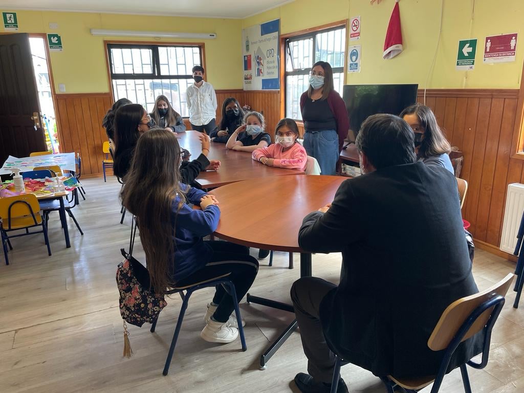 Alcalde de Porvenir José Gabriel Parada se reunió con jóvenes Agentes de Cambio Climático