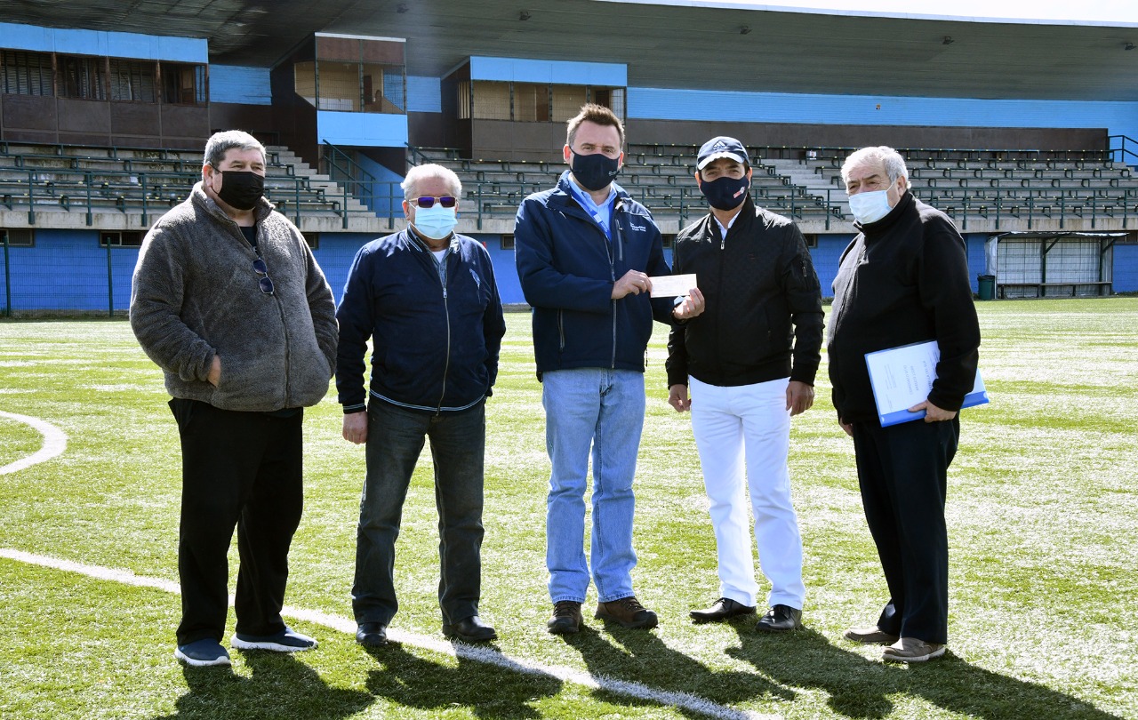 Fundación Municipal de Deportes entregó importante monto para apoyar Campeonato Intercomunal de Fútbol