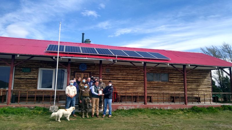 Club de Pesca y Caza “Punta Arenas” estrena sistema fotovoltaico que reemplazará sus antiguas lámparas a gas por iluminación LED