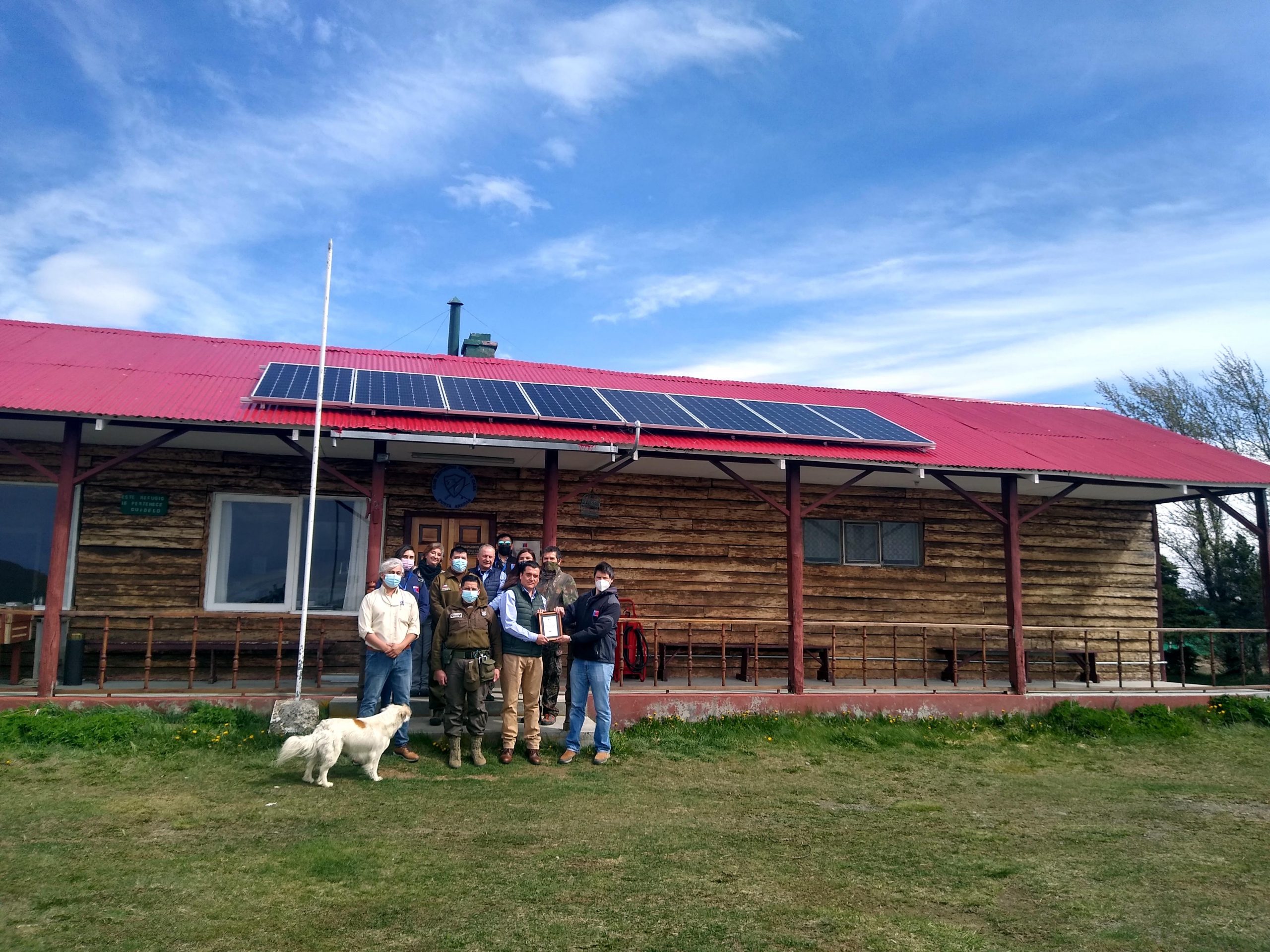 Club de Pesca y Caza “Punta Arenas” estrena sistema fotovoltaico que reemplazará sus antiguas lámparas a gas por iluminación LED