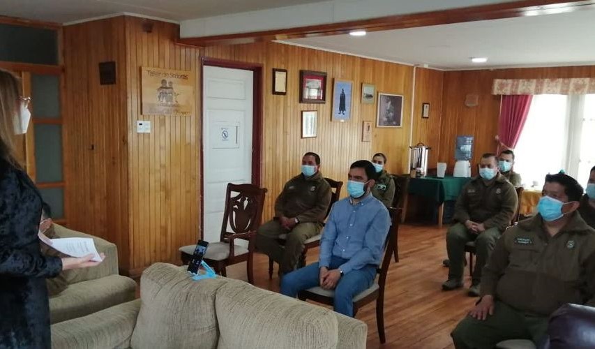 Fiscal Wendoline Acuña capacitó a personal de Carabineros  de Tierra del Fuego
