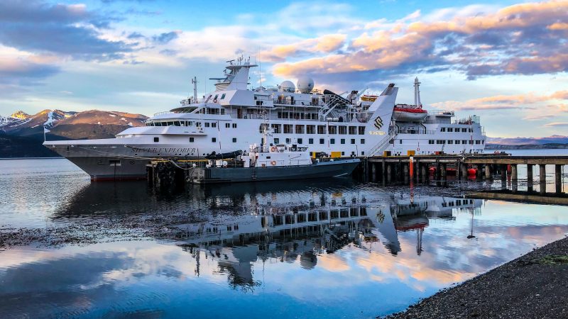 Desde Puerto Williams: Zarpa primer crucero de la temporada rumbo a la Antártica