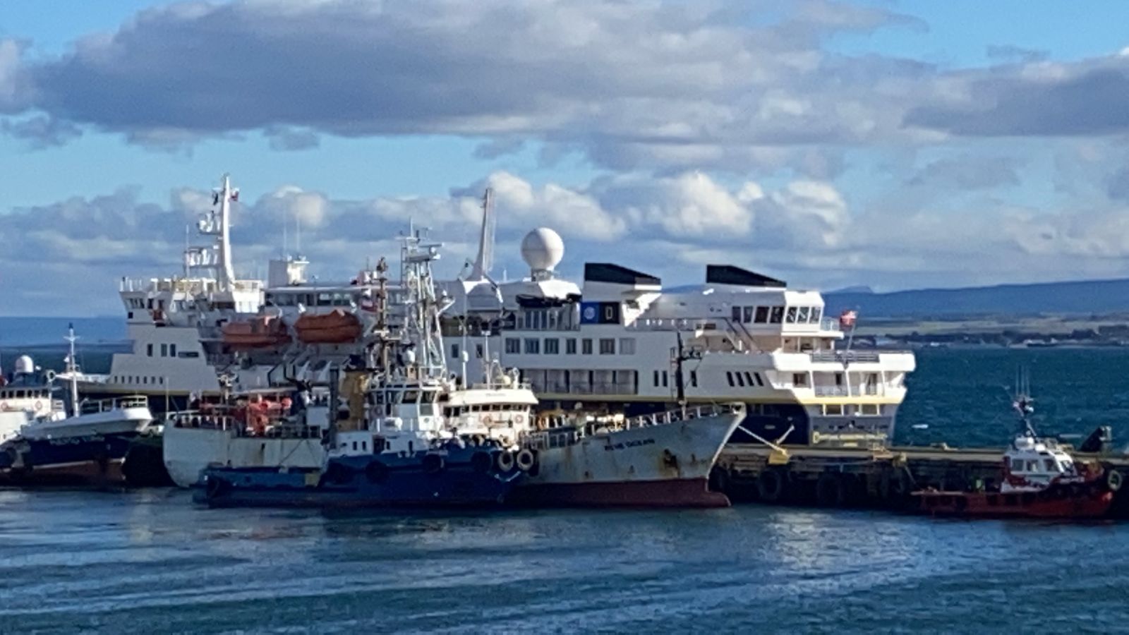 Empresa Portuaria Austral informa arribo crucero National Geographic Explorer