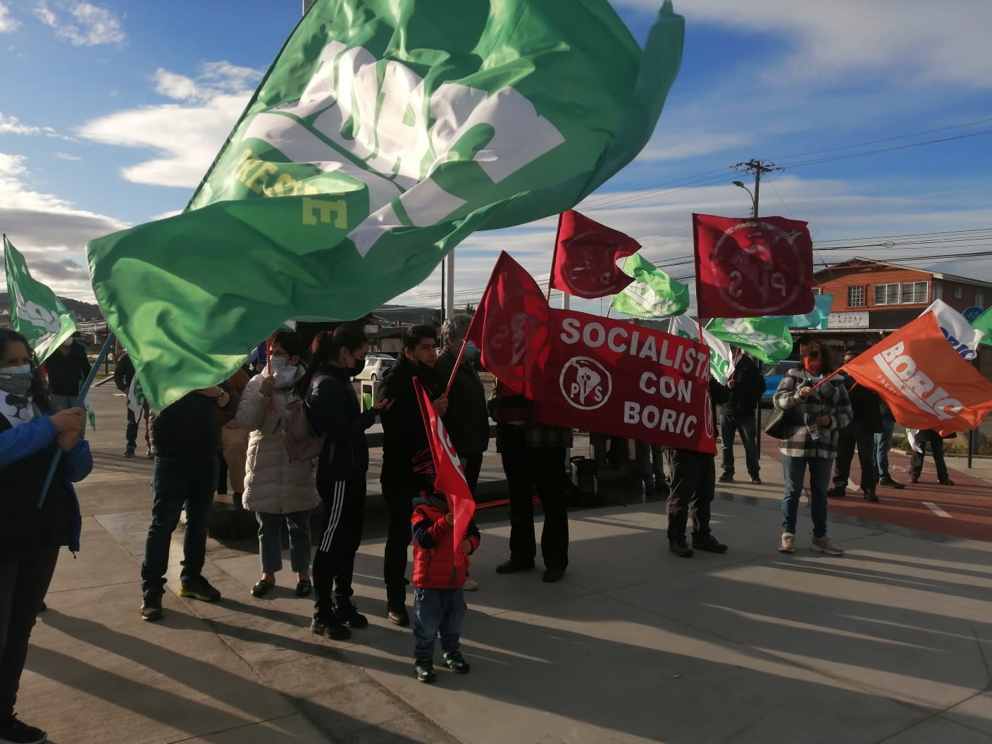 Militantes del Partido Socialista se unen a la campaña de Gabriel Boric en Magallanes